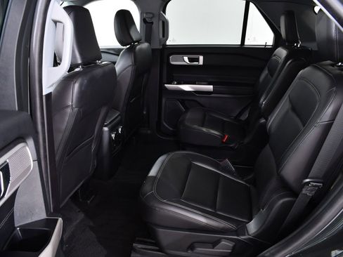 Used 2022 Ford Explorer XLT w/ Equipment Group 202A image 16