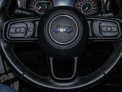 Used 2021 Jeep Gladiator Sport AWD/4WD image 11