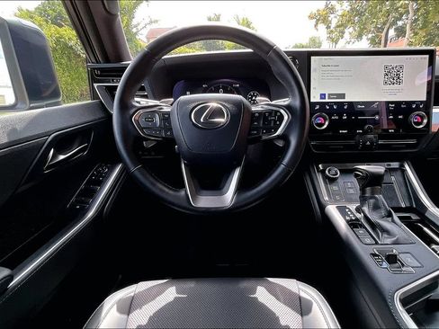 Used 2026 Lexus GX 550 w/ Accessory Package (2T) AWD/4WD image 7