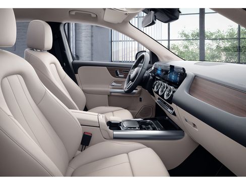 Used 2023 Mercedes-Benz GLA 250 4MATIC image 4