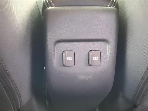 Used 2021 Nissan Kicks SV image 17