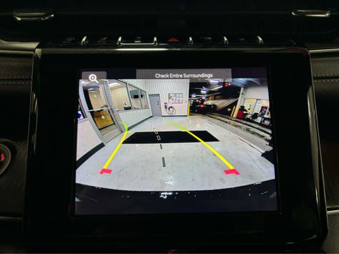 Used 2023 Jeep Grand Cherokee L Altitude image 24