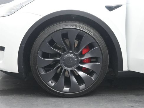 Used 2023 Tesla Model Y Performance AWD/4WD image 30