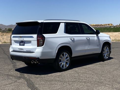 Used 2023 Chevrolet Tahoe Premier AWD/4WD image 3