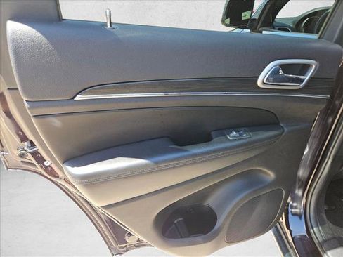 Used 2019 Jeep Grand Cherokee Limited RWD image 12