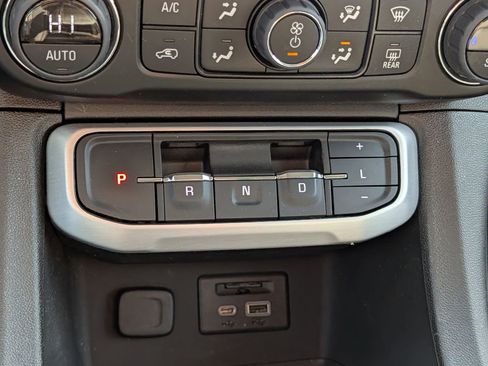 Used 2023 GMC Acadia SLT w/ Technology Package AWD/4WD image 42