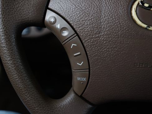 Used 2004 Toyota Tundra Limited image 25