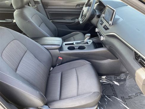 Certified 2025 Nissan Altima 2.5 S image 9