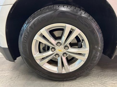 Used 2017 Chevrolet Equinox LS FWD image 21
