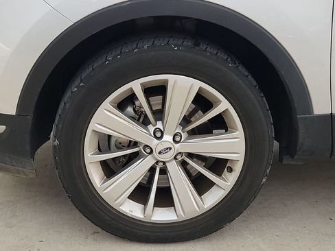 Used 2019 Ford Explorer Limited w/ Class III Trailer Tow Package image 2