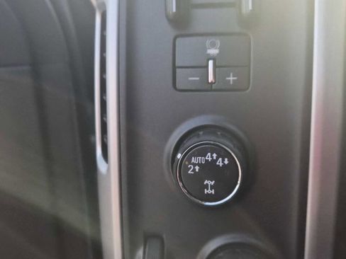 Used 2017 GMC Sierra 1500 SLE image 12