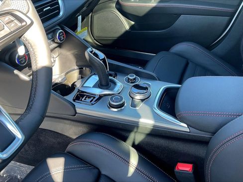 New 2025 Alfa Romeo Giulia w/ Driving Assist Package image 8