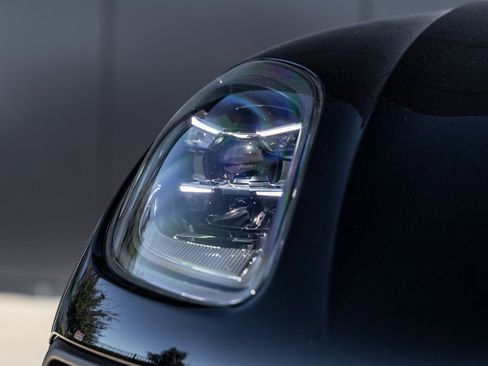 New 2026 Porsche Macan Turbo AWD/4WD image 18