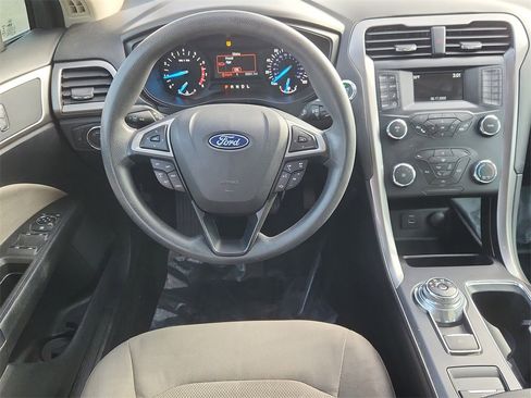 Used 2019 Ford Fusion S image 10