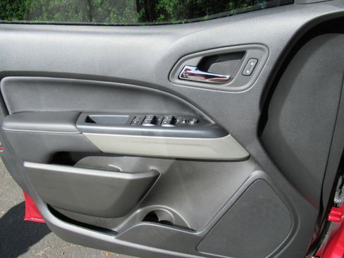 Used 2020 GMC Canyon Denali image 20