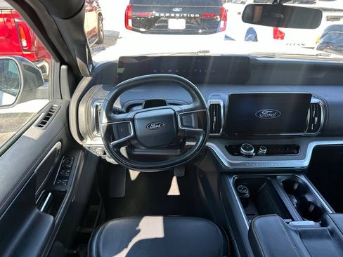 Used 2025 Ford Expedition Tremor AWD/4WD image 11