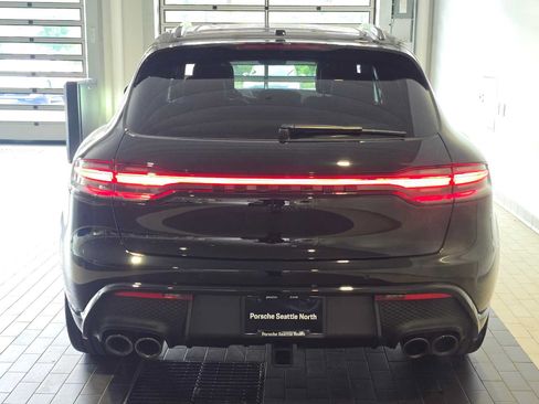 Used 2025 Porsche Macan AWD/4WD image 6