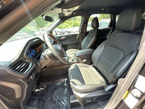 Used 2024 Ford Escape ST-Line Select w/ Tech Pack #2 AWD/4WD image 17