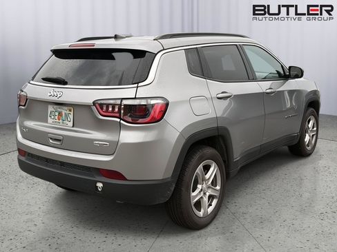 Used 2024 Jeep Compass Latitude AWD/4WD image 7