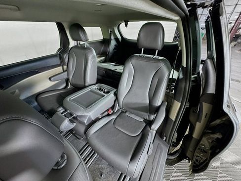New 2026 Kia Carnival LXS FWD image 28