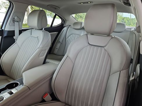 Used 2019 Genesis G70 2.0T Advanced w/ Elite Package image 26
