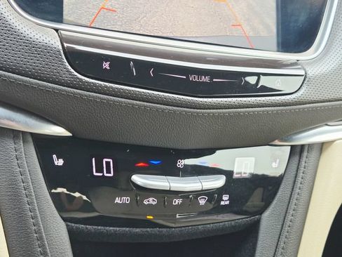 Used 2017 Cadillac XT5 Luxury w/ Driver Awareness Package FWD image 28