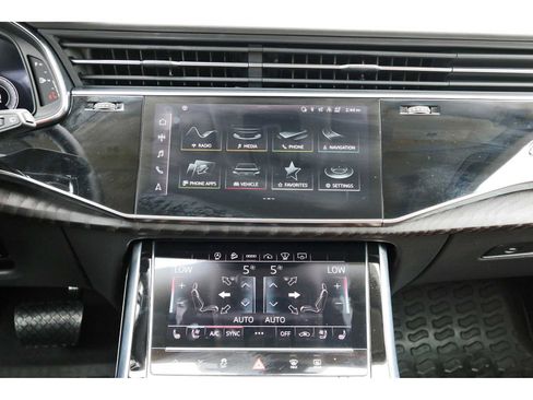 Used 2022 Audi Q8 Prestige w/ Prestige Package AWD/4WD image 23