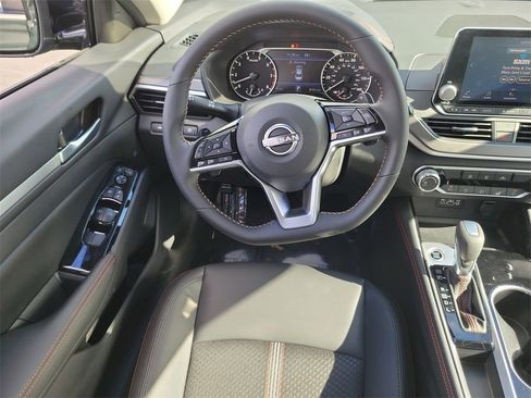 New 2025 Nissan Altima 2.5 SR image 6