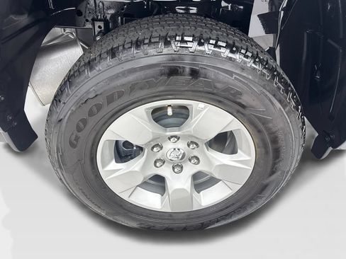 Used 2025 RAM 1500 Big Horn RWD image 79