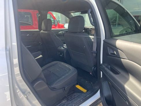 Used 2024 Chevrolet Traverse LT w/ Midnight/Sport Edition AWD/4WD image 15
