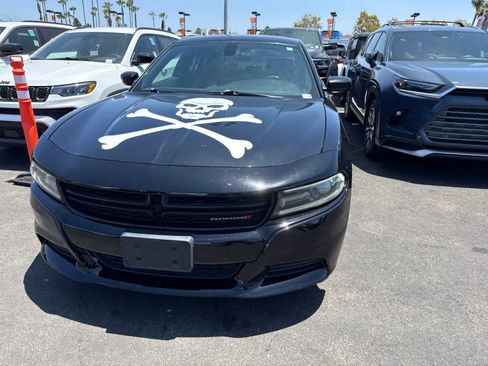 Used 2018 Dodge Charger SXT RWD image 4