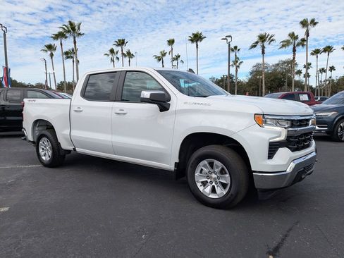 Used 2025 Chevrolet Silverado 1500 LT image 2