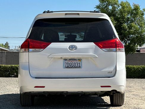 Used 2014 Toyota Sienna XLE FWD image 5