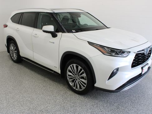 Used 2020 Toyota Highlander Platinum AWD/4WD image 4