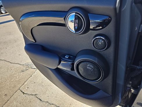 Used 2018 MINI Cooper S image 18