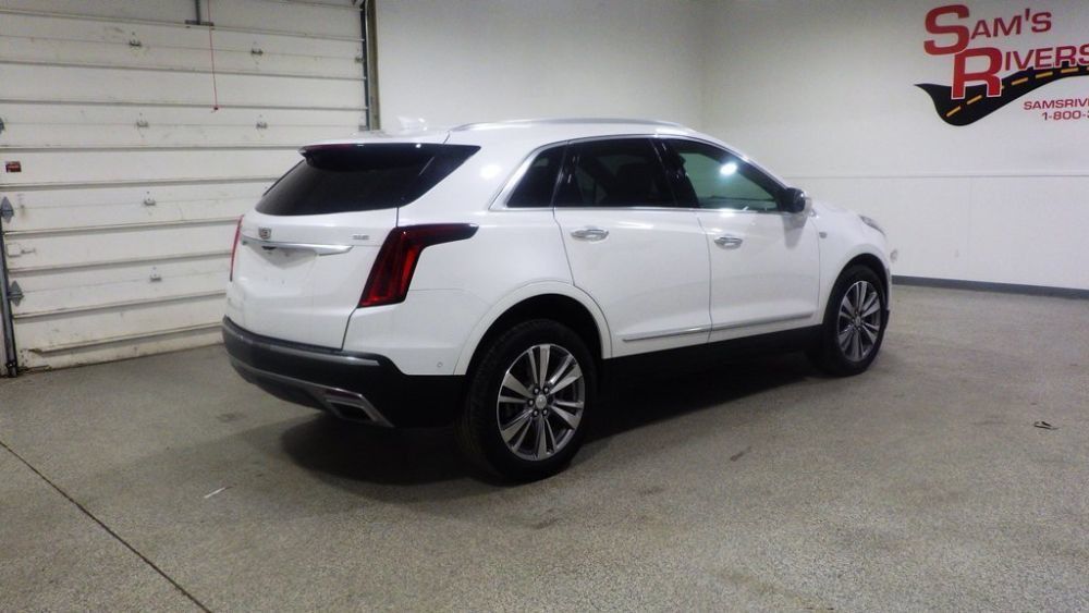 Used 2024 Cadillac XT5 Premium Luxury w/ Technology Package AWD/4WD image 4