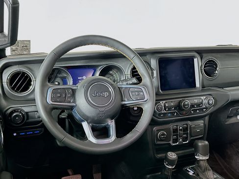Used 2023 Jeep Wrangler Unlimited Sahara AWD/4WD image 18