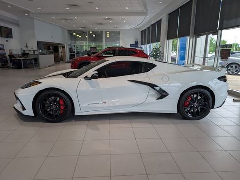 Used 2024 Chevrolet Corvette Stingray Coupe w/ Z51 Performance Package RWD image 2