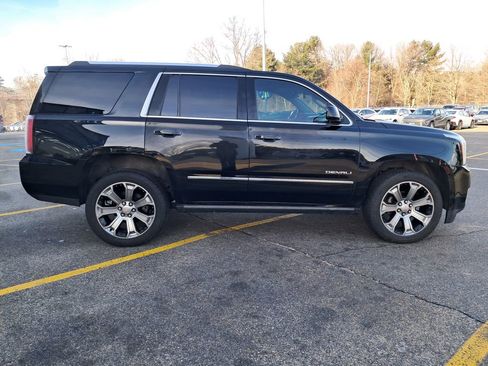 Used 2017 GMC Yukon Denali image 8