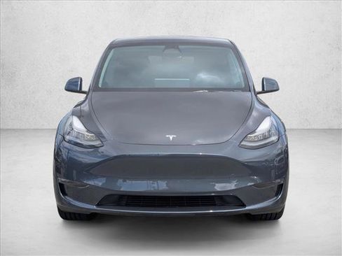 Used 2023 Tesla Model Y Long Range AWD/4WD image 2
