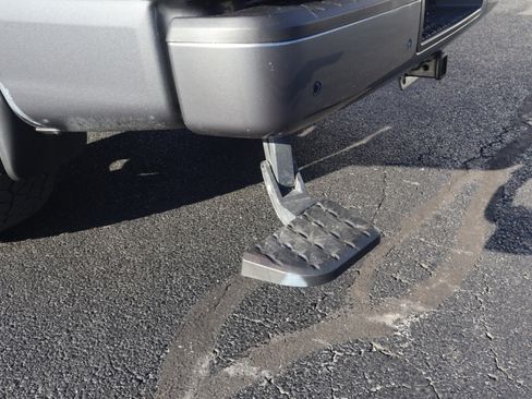 Used 2021 Nissan Titan SV w/ SV Convenience Package image 28