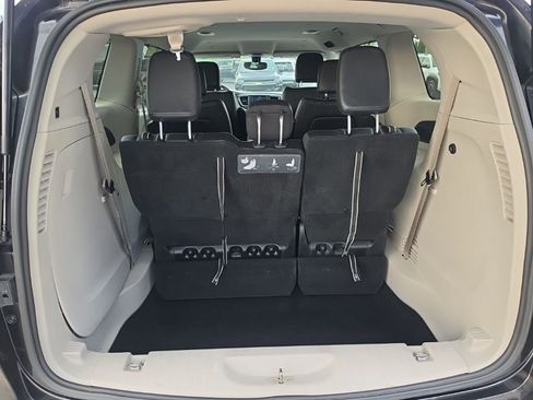 Used 2020 Chrysler Pacifica Touring-L FWD image 30