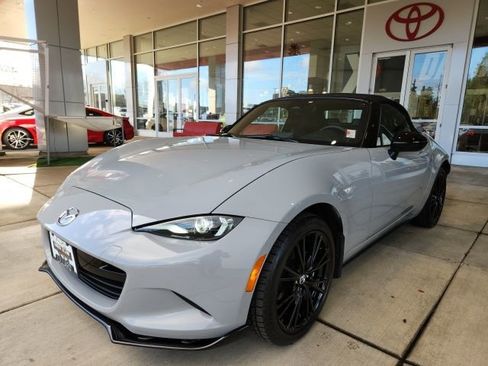 Used 2024 MAZDA MX-5 Miata Club w/ Interior Package image 6