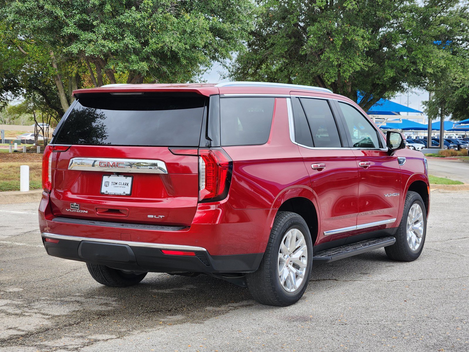 Used 2023 GMC Yukon SLT w/ SLT Premium Package RWD image 5