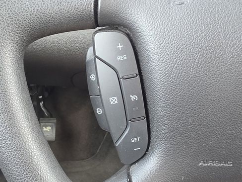 Used 2015 Chevrolet Impala LT w/ LT Sunroof Package FWD image 17