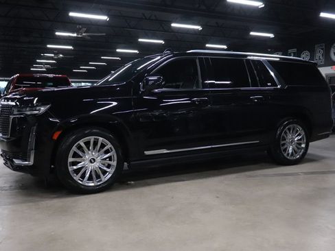 Used 2022 Cadillac Escalade ESV Premium Luxury w/ Performance Package image 2