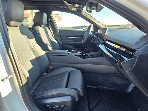 Certified 2025 BMW 530i xDrive 530i xDrive w/ Premium Package image 14