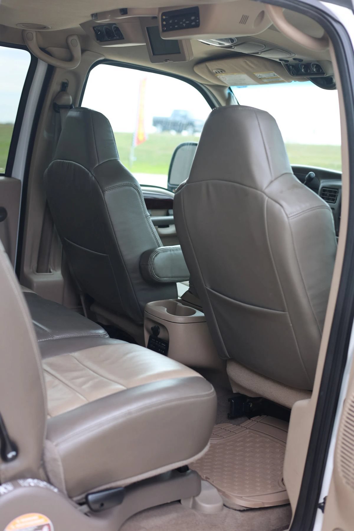 Used 2004 Ford Excursion Eddie Bauer AWD/4WD image 25