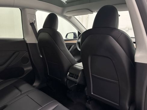 Used 2025 Tesla Model Y Long Range image 20