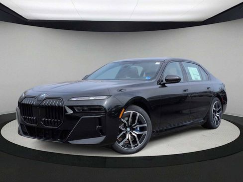 New 2026 BMW i7 xDrive60 w/ Executive Package image 1